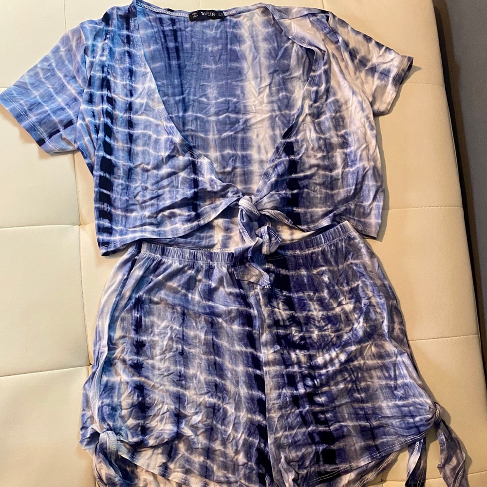 Two piece blue tie dye set!